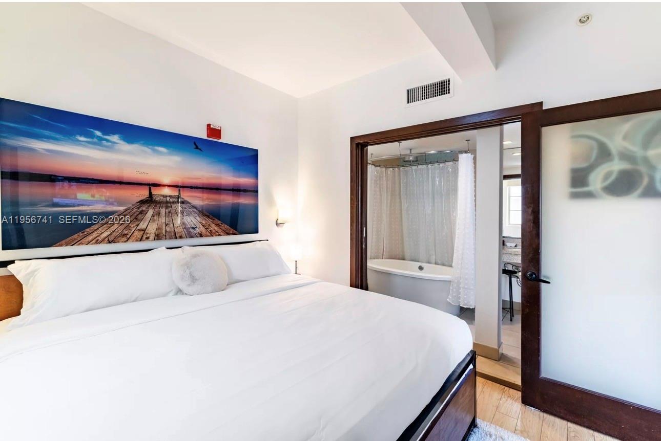 THE STRAND ON OCEAN DRIVE - Residential