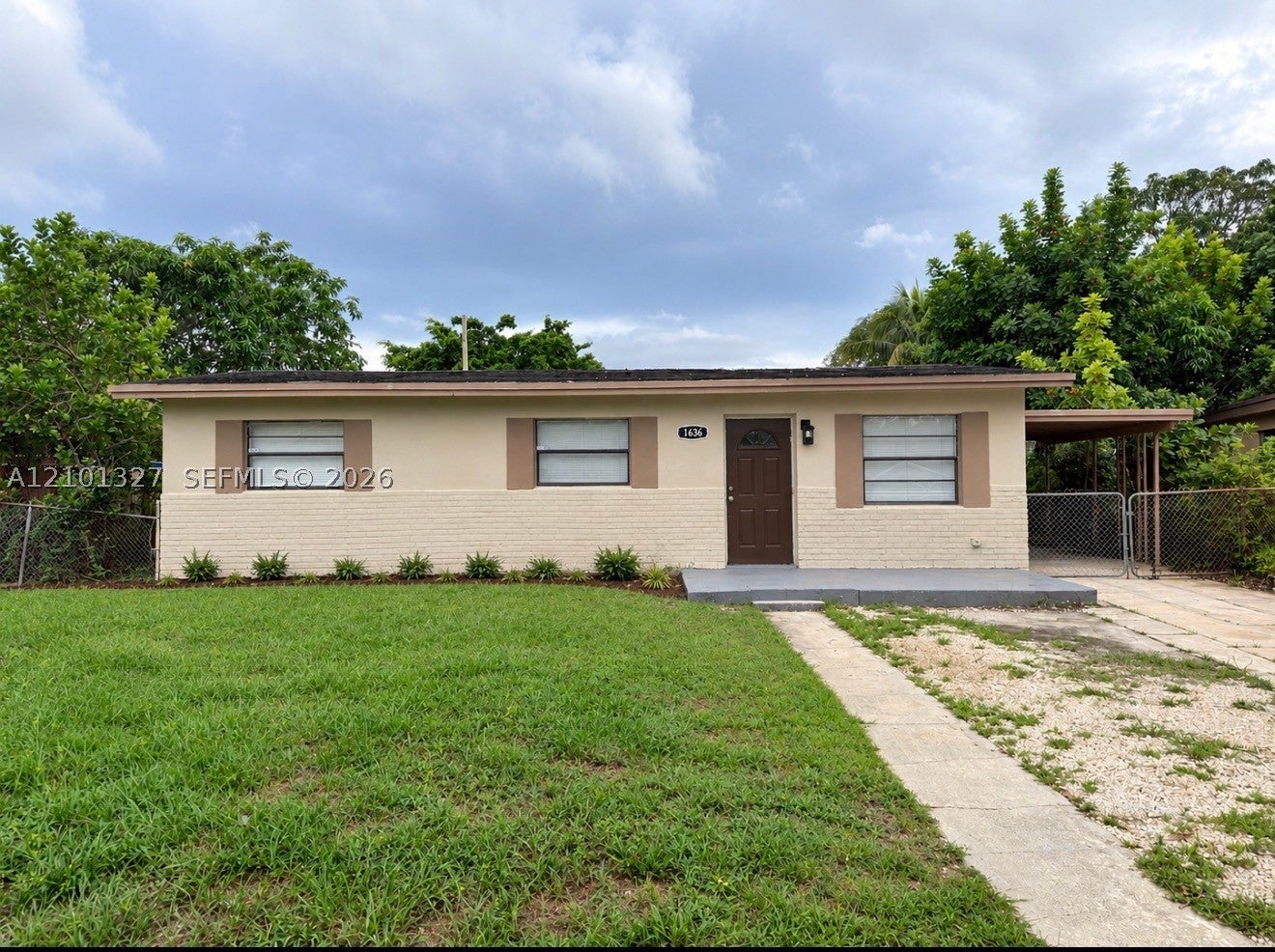 1636 NW 16th St