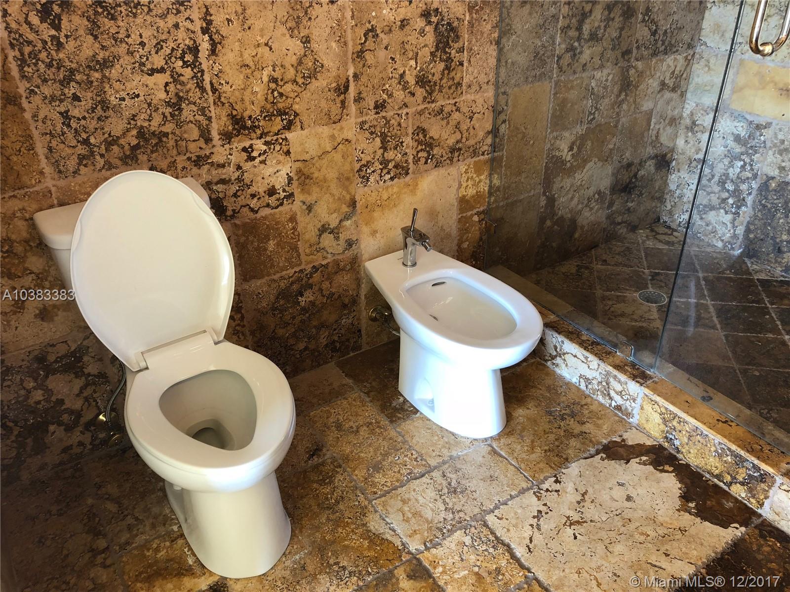 SHORELINE CONDO - Residential Lease