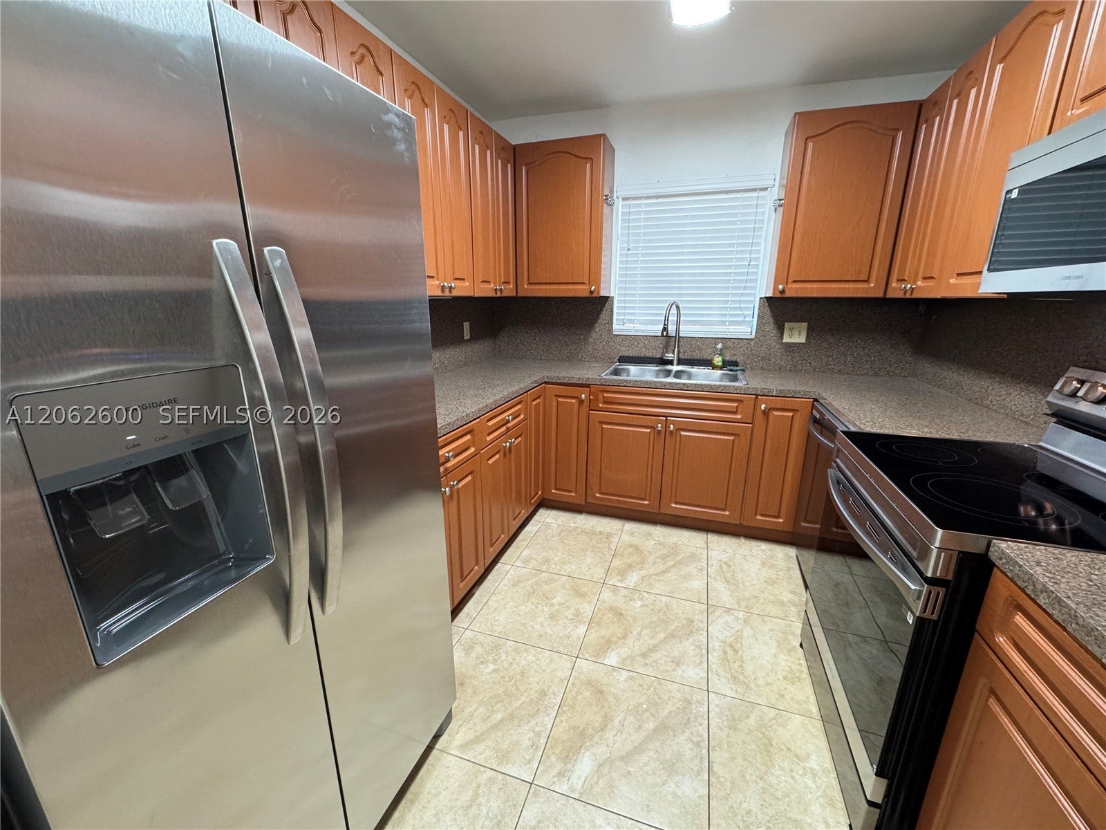 717 NE 10th Ave 1-2