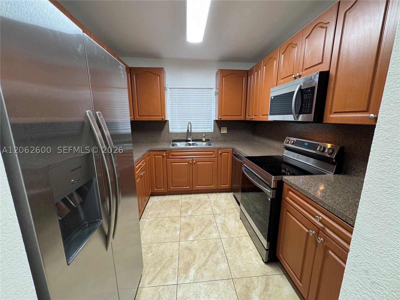717 NE 10th Ave 1-2
