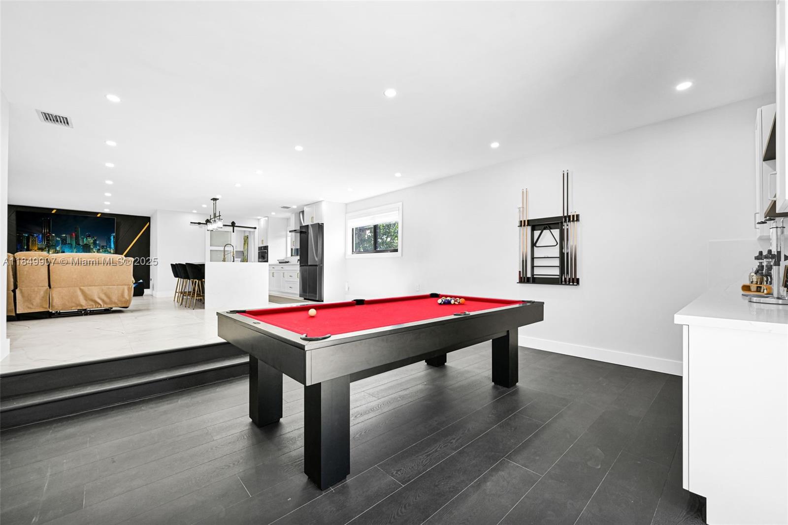 J L WADDY SUB - Residential