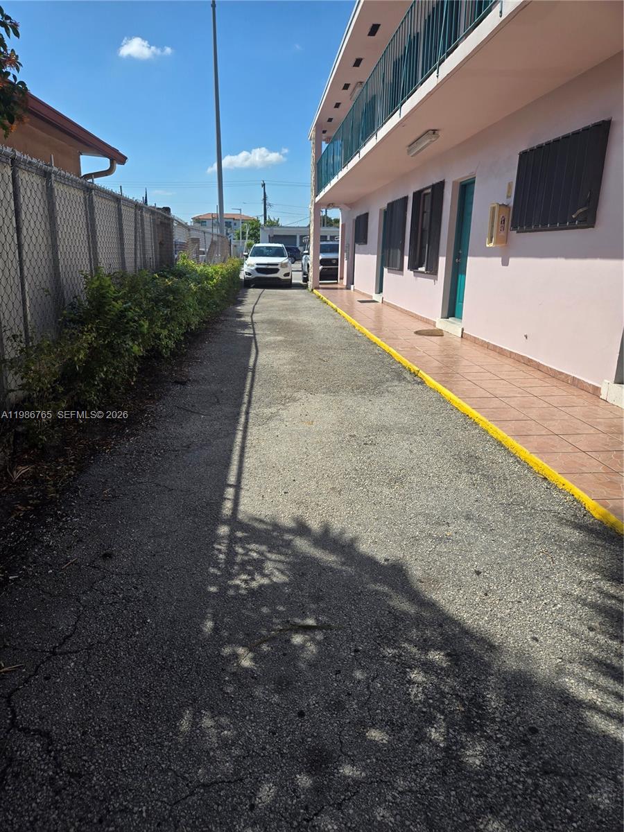 TOWN OF HIALEAH FLA - Residential Lease