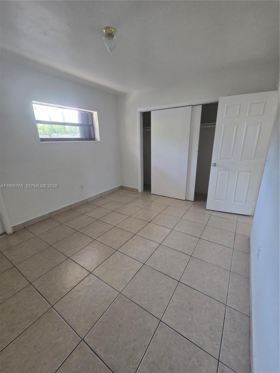 TOWN OF HIALEAH FLA - Residential Lease