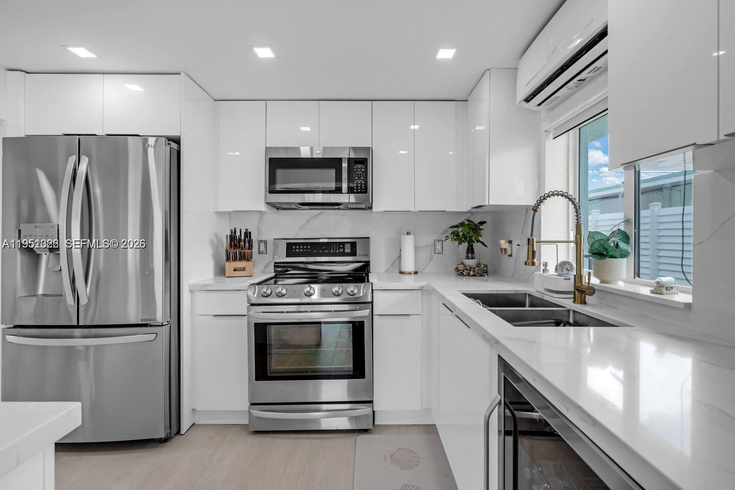 PLANTATION KEY COLONY 1ST - Residential