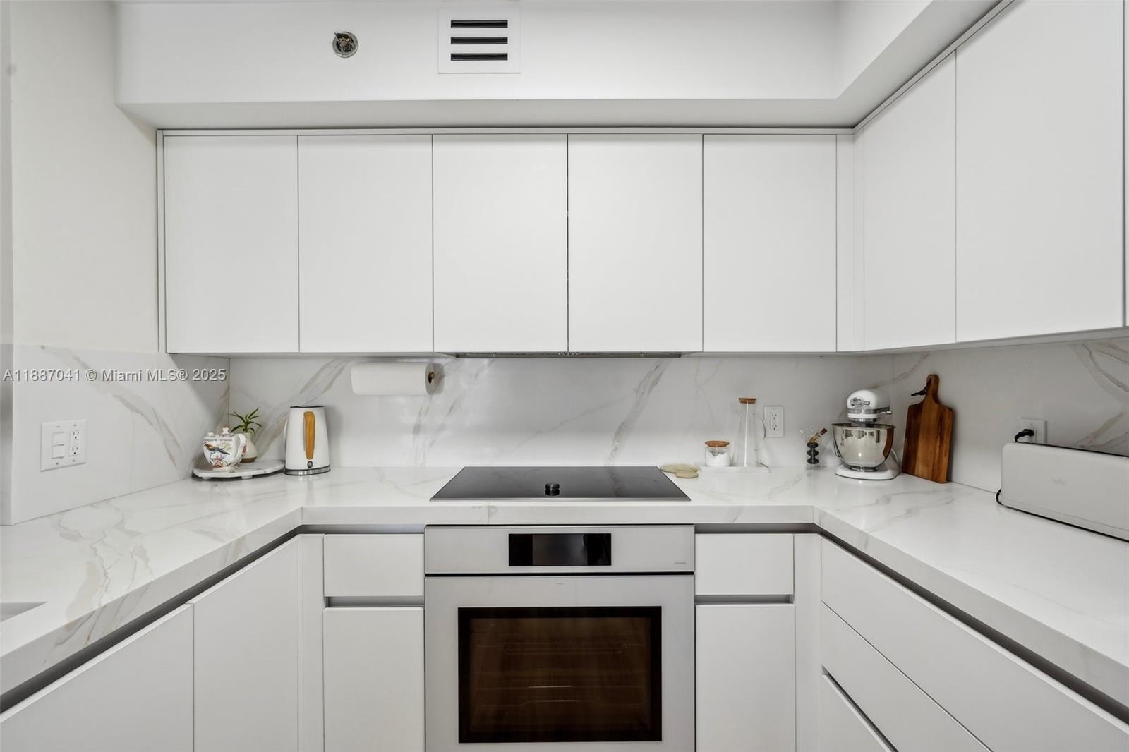 THE YACHT CLUB AT AVENTUR - Residential