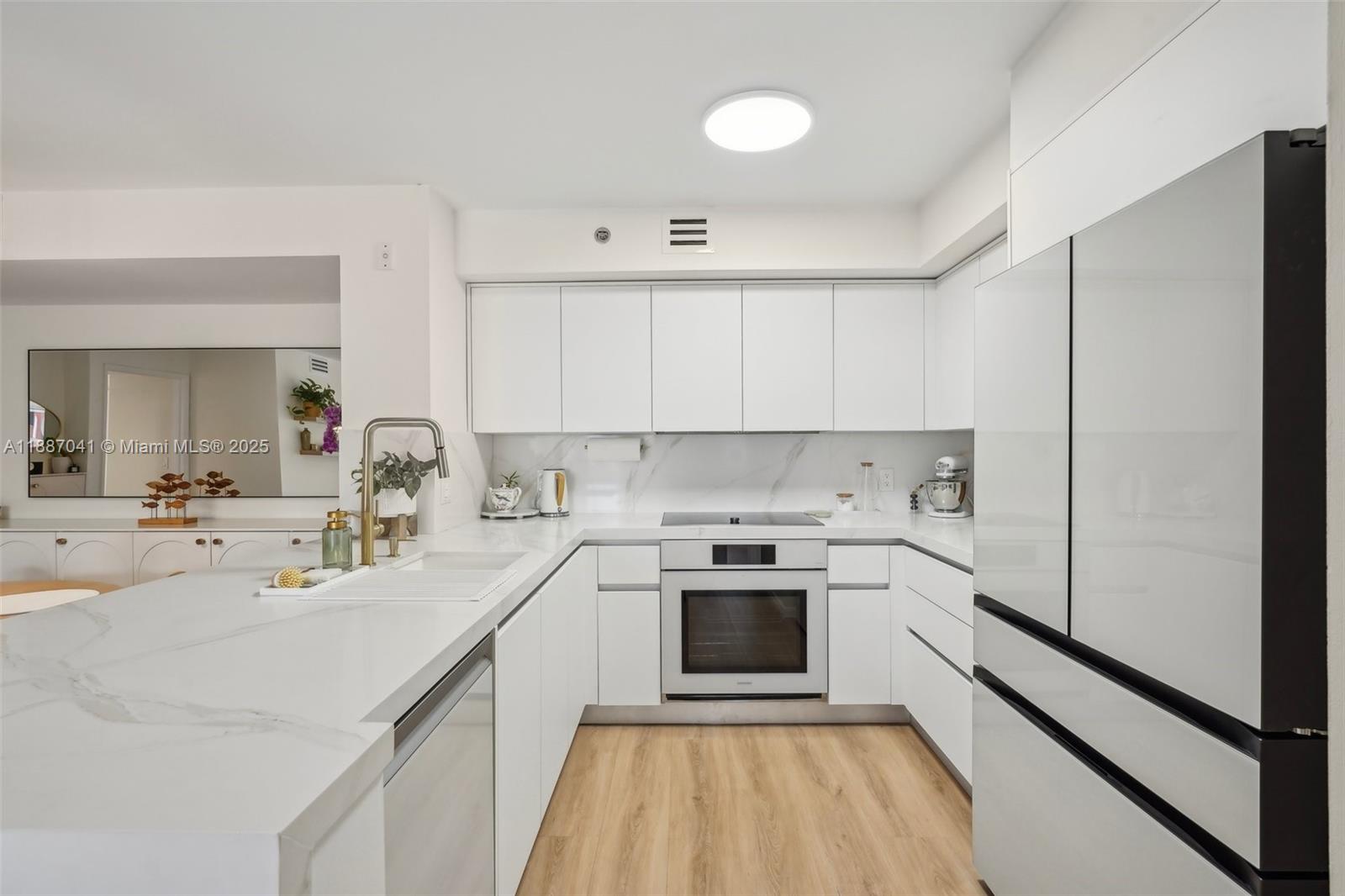 THE YACHT CLUB AT AVENTUR - Residential