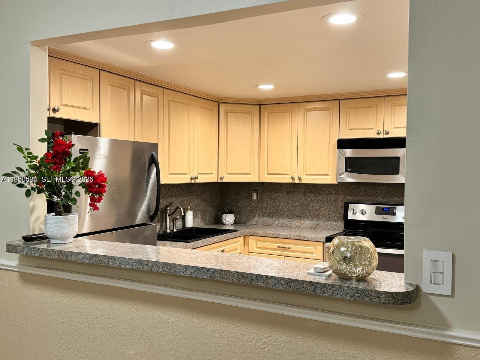 WATERGATE CONDOMINIUM NO - Residential