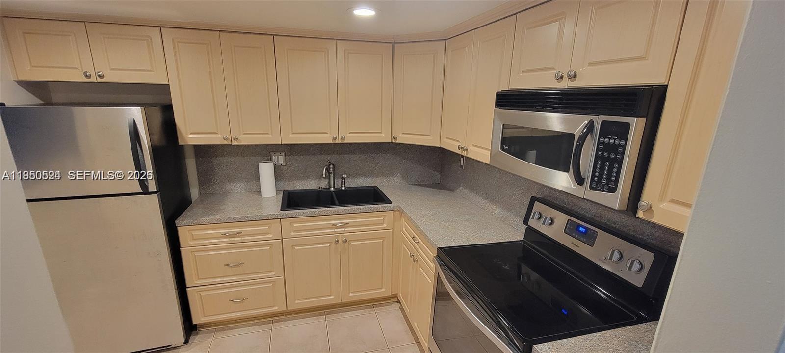 WATERGATE CONDOMINIUM NO - Residential