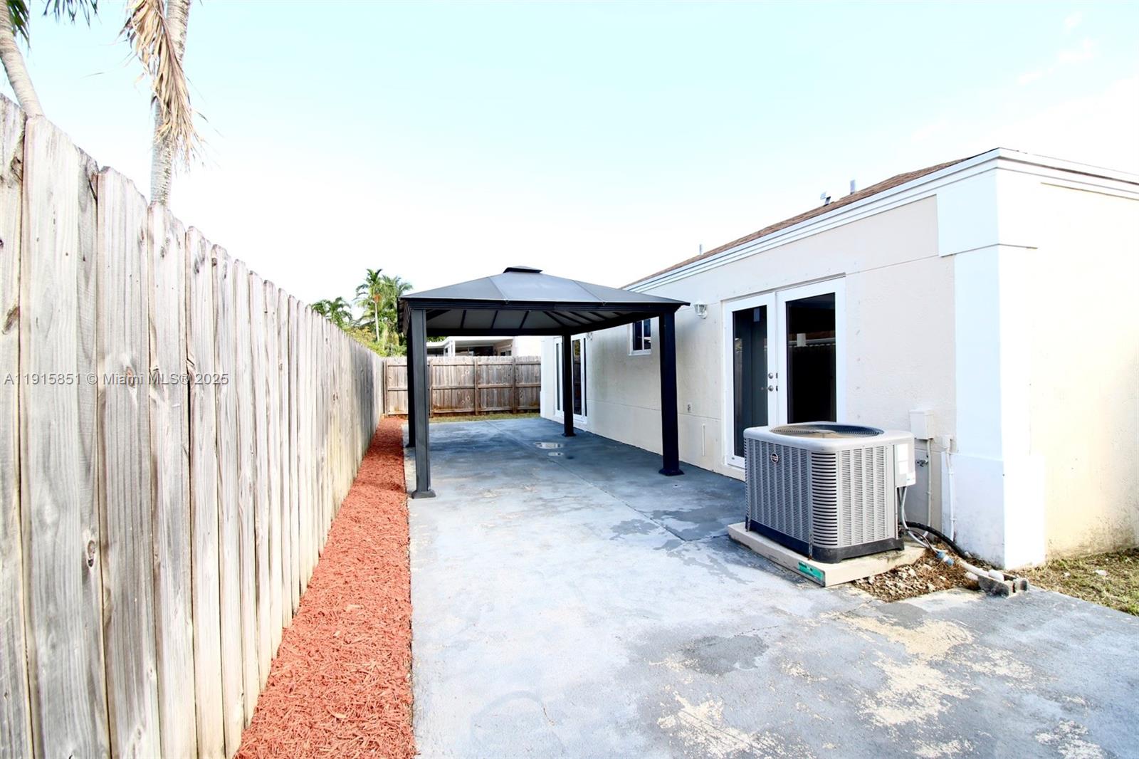 LAKES BY THE BAY SEC 5 - Residential