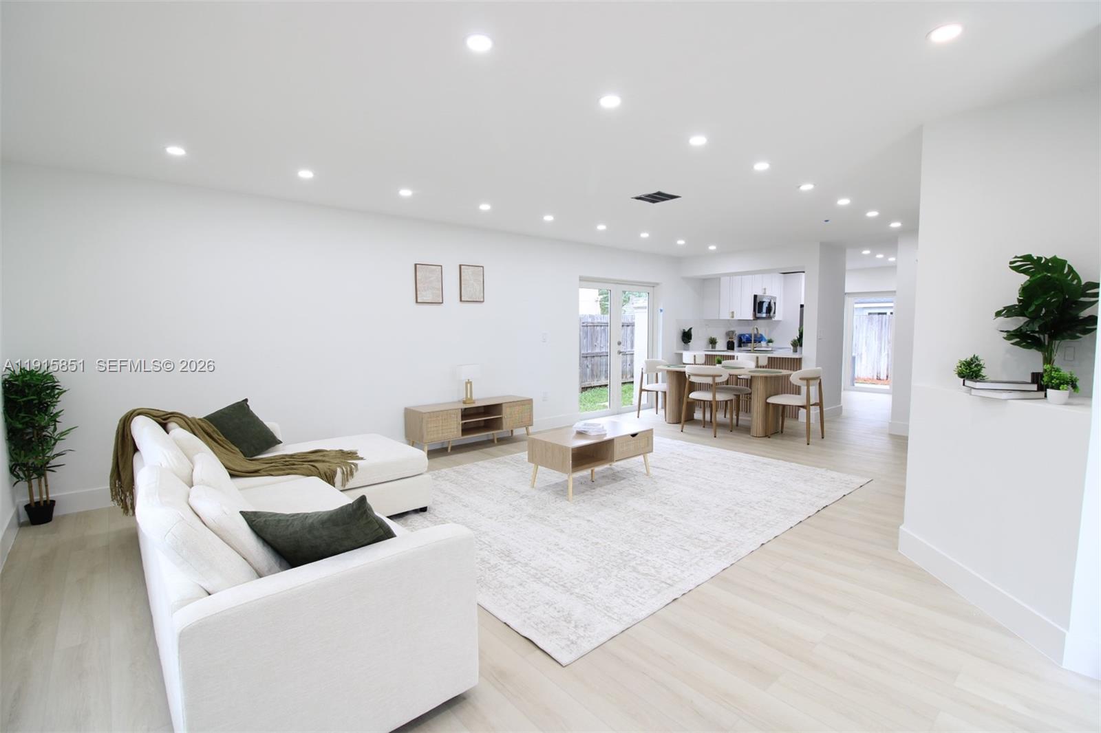 LAKES BY THE BAY SEC 5 - Residential