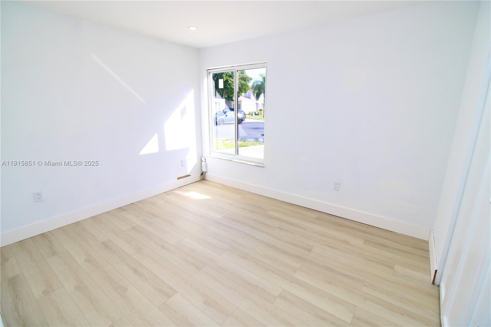 LAKES BY THE BAY SEC 5 - Residential