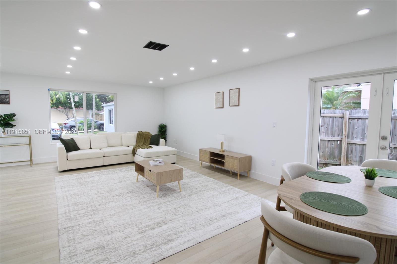 LAKES BY THE BAY SEC 5 - Residential