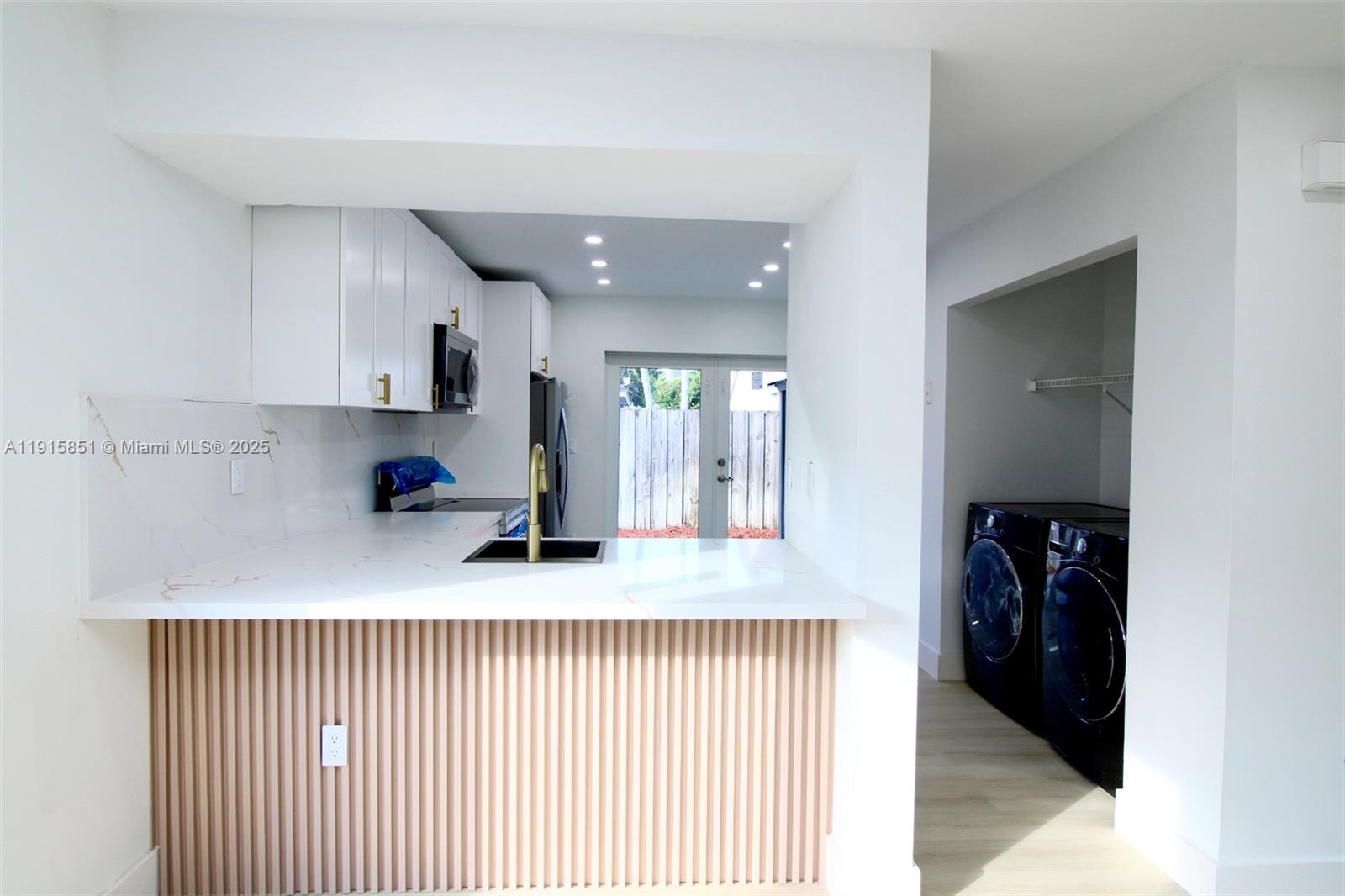 LAKES BY THE BAY SEC 5 - Residential