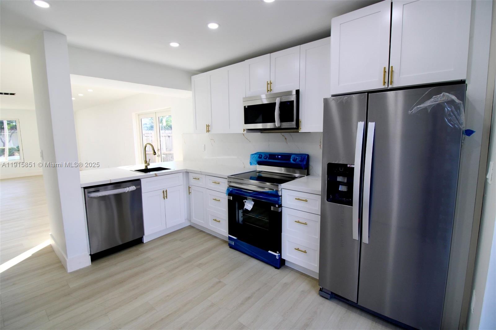 LAKES BY THE BAY SEC 5 - Residential