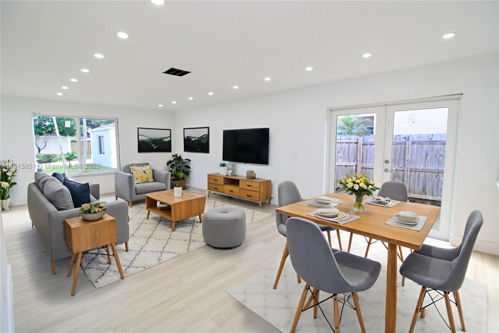 LAKES BY THE BAY SEC 5 - Residential