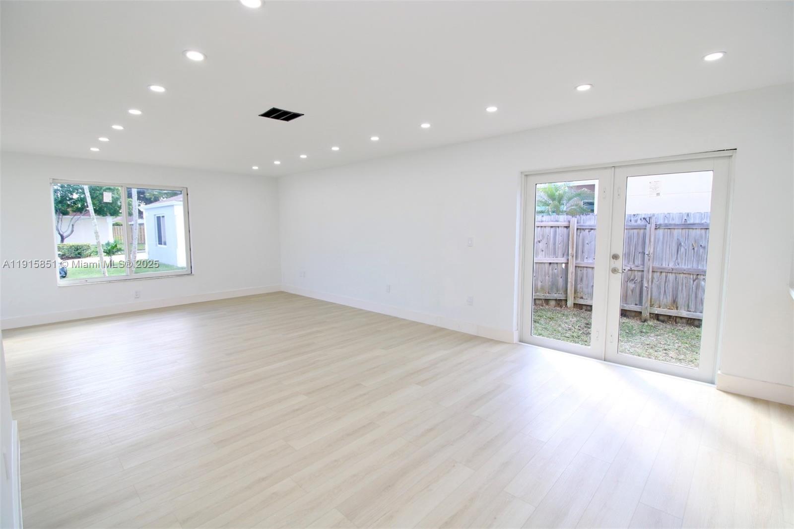 LAKES BY THE BAY SEC 5 - Residential