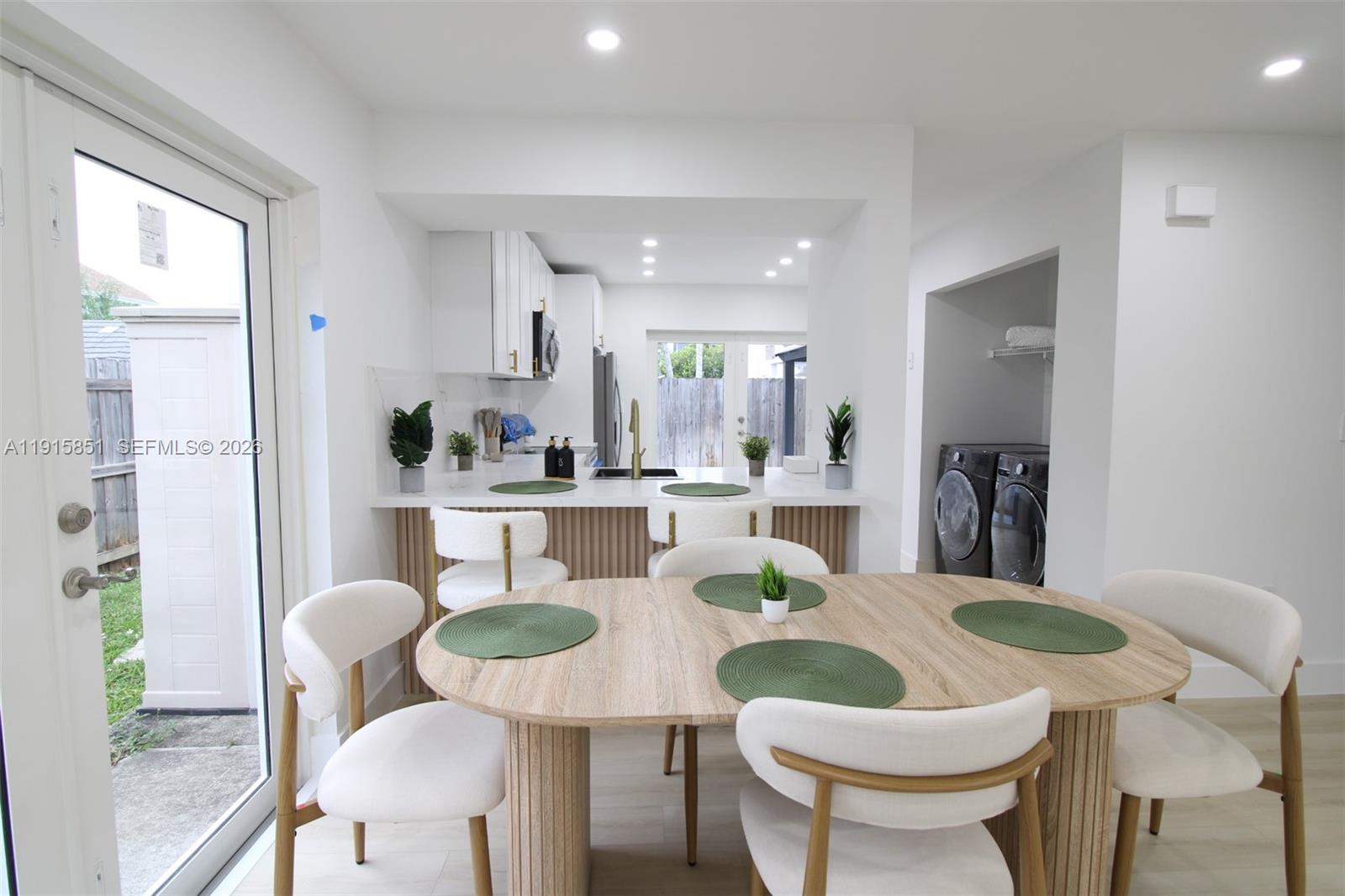 LAKES BY THE BAY SEC 5 - Residential