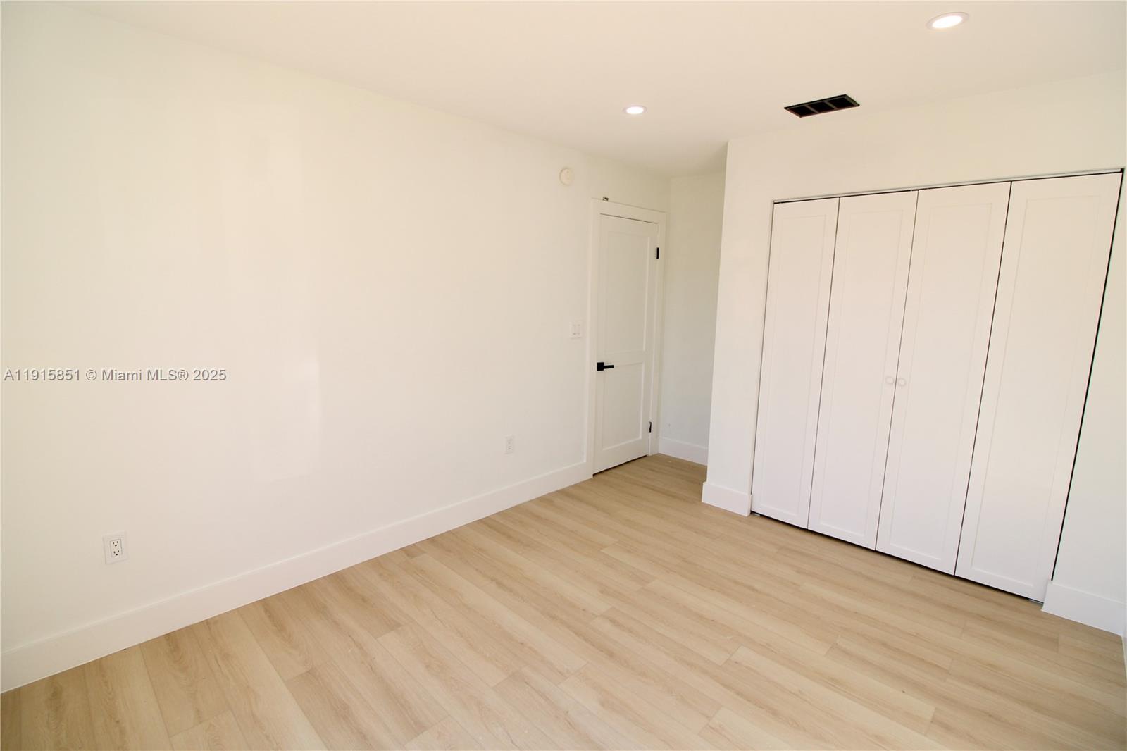 LAKES BY THE BAY SEC 5 - Residential