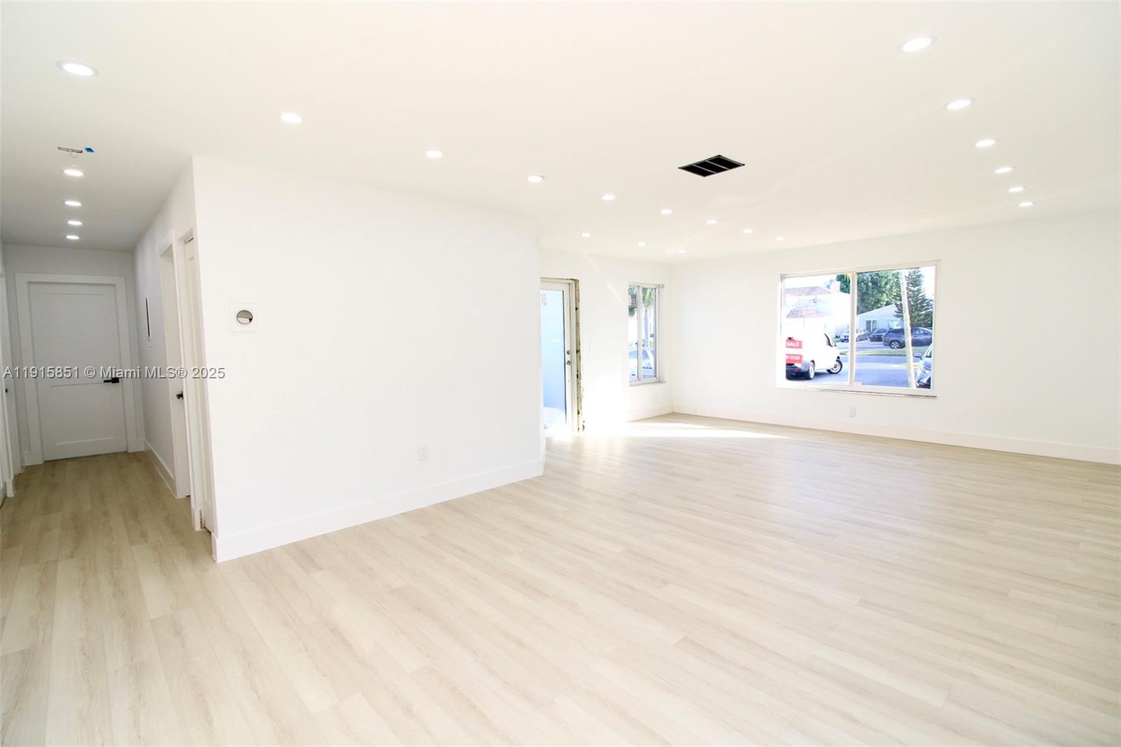 LAKES BY THE BAY SEC 5 - Residential