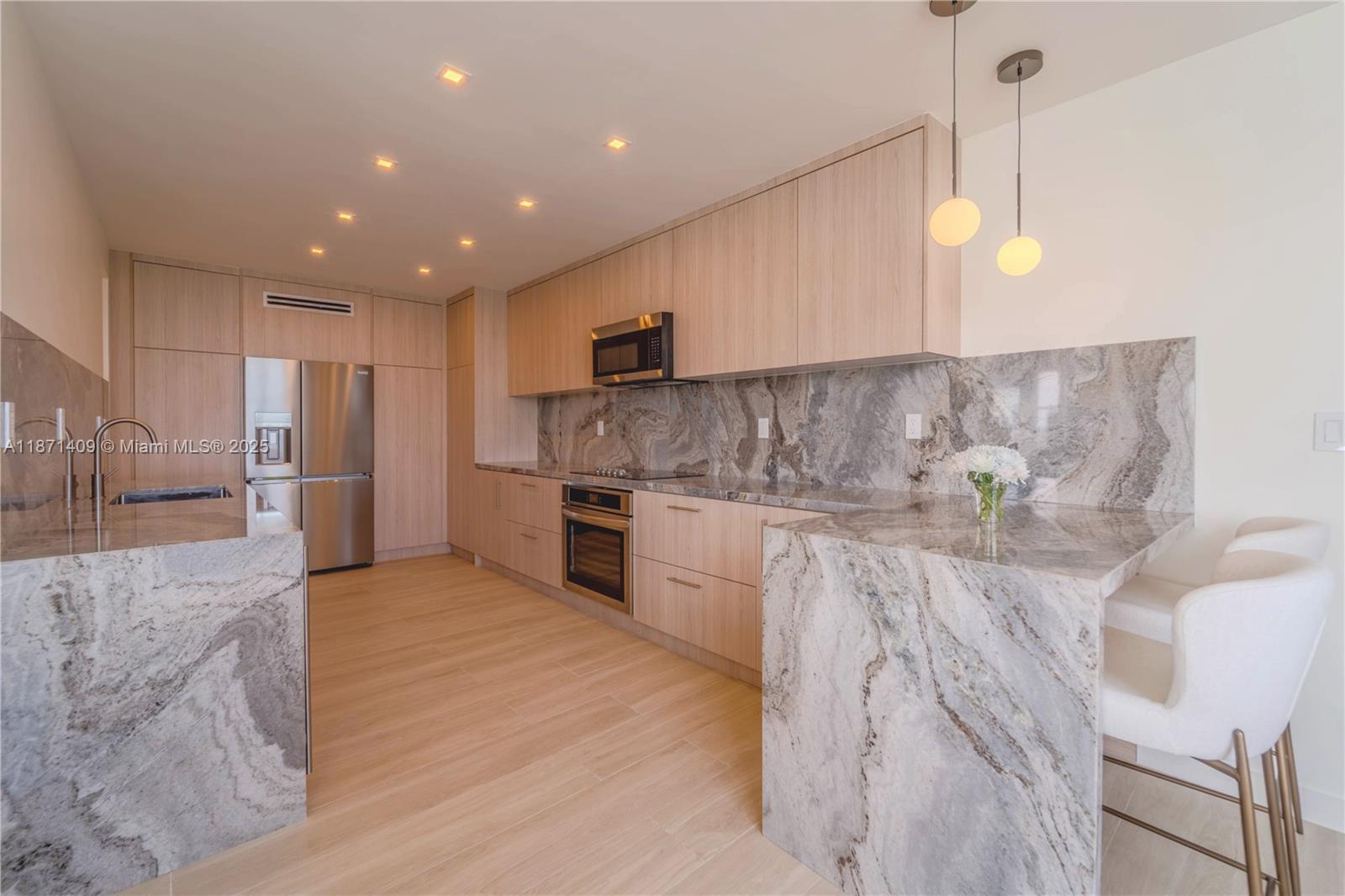 BELLE ISLE - Residential