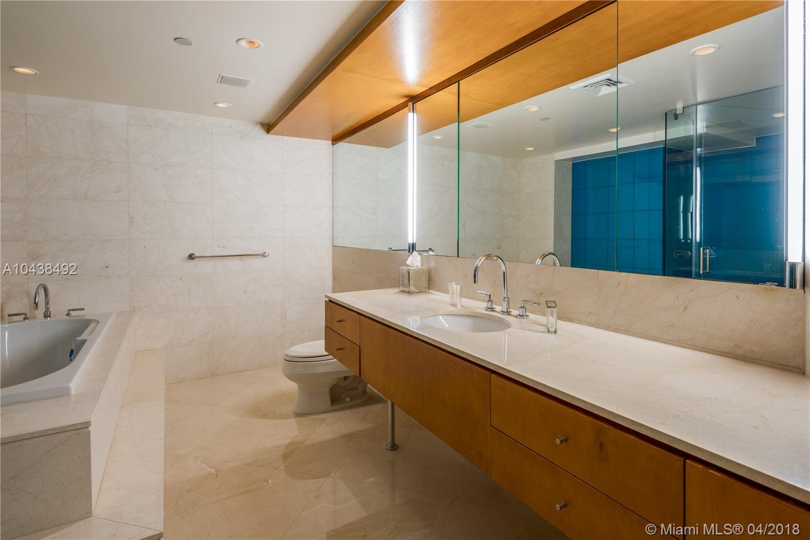 IL VILLAGGIO ON SOUTH BEA - Residential