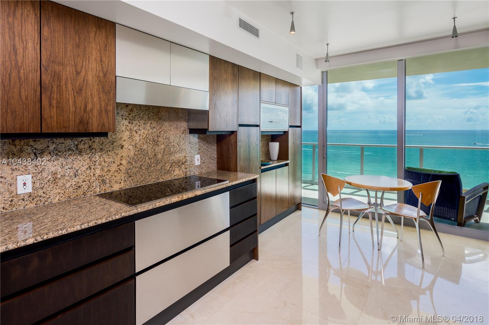 IL VILLAGGIO ON SOUTH BEA - Residential