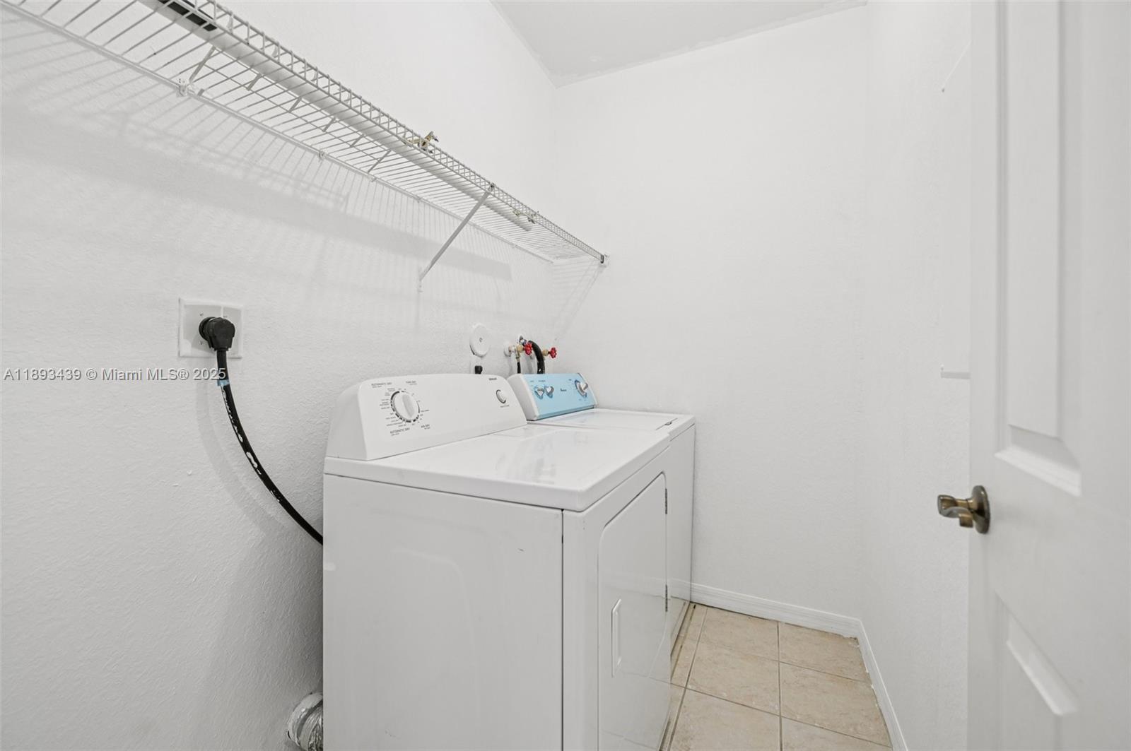 TOWNGATE NORTH - Residential Lease