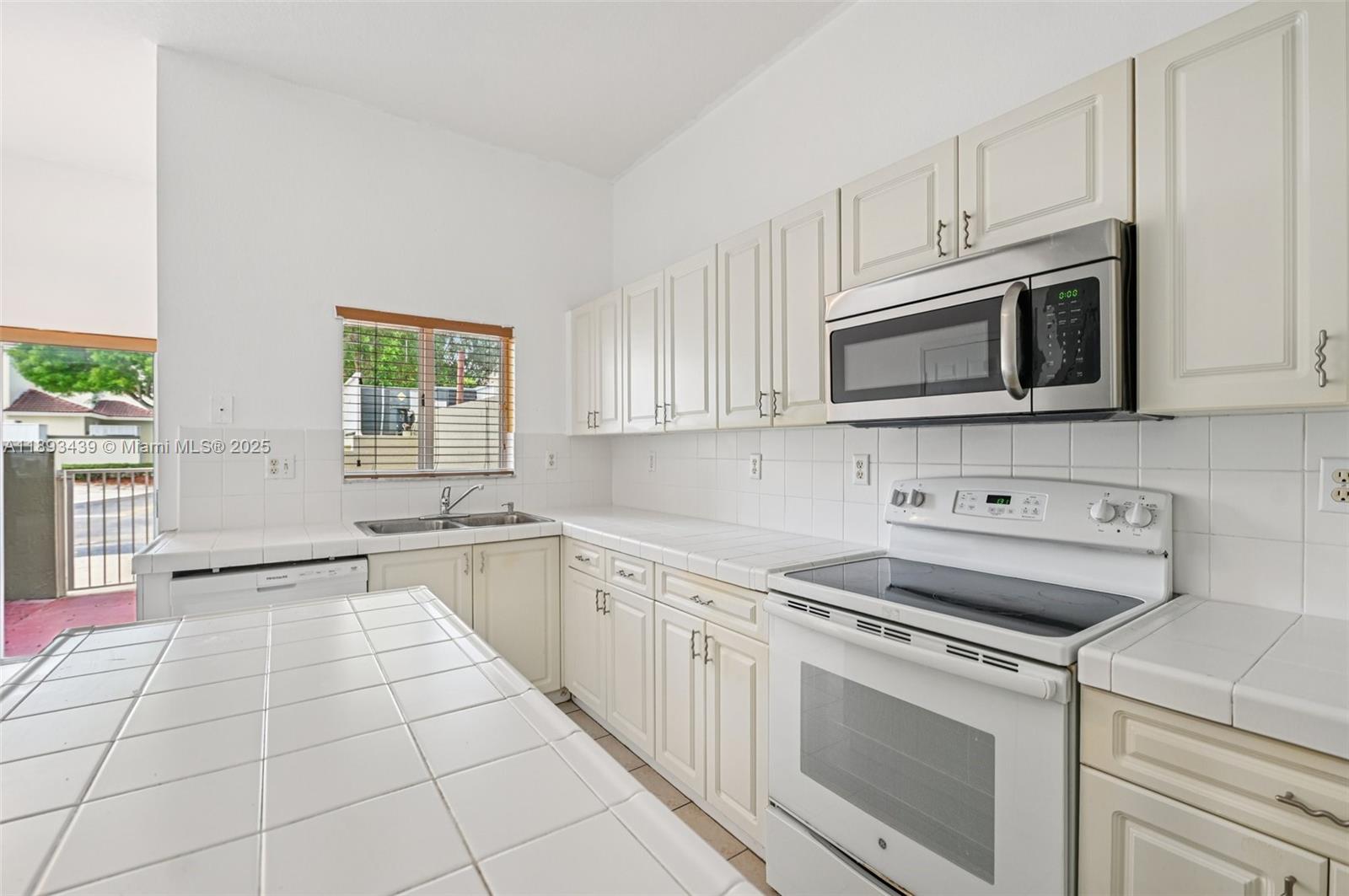 TOWNGATE NORTH - Residential Lease