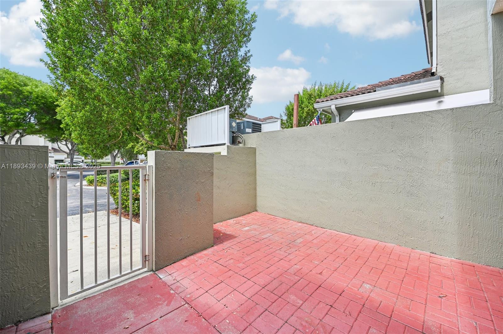 TOWNGATE NORTH - Residential Lease