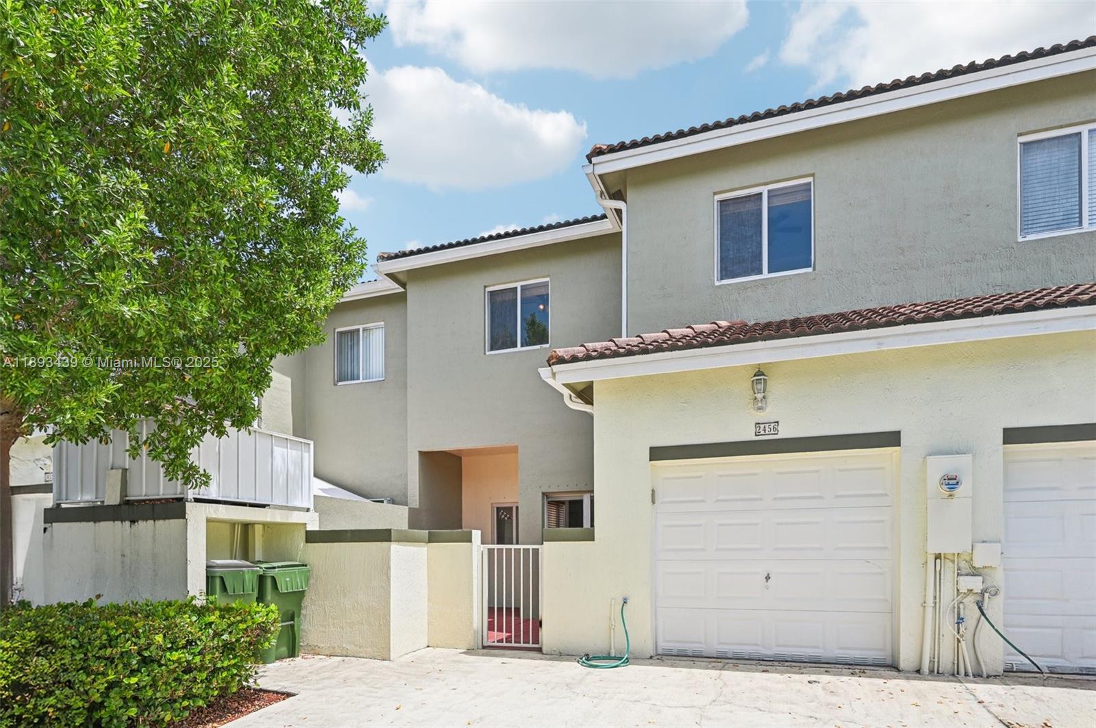 TOWNGATE NORTH - Residential Lease