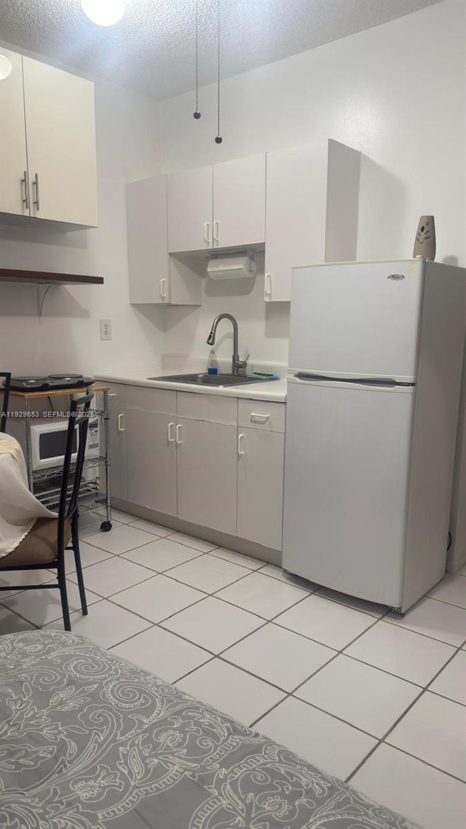 LINDGREN CENTRAL - Residential Lease