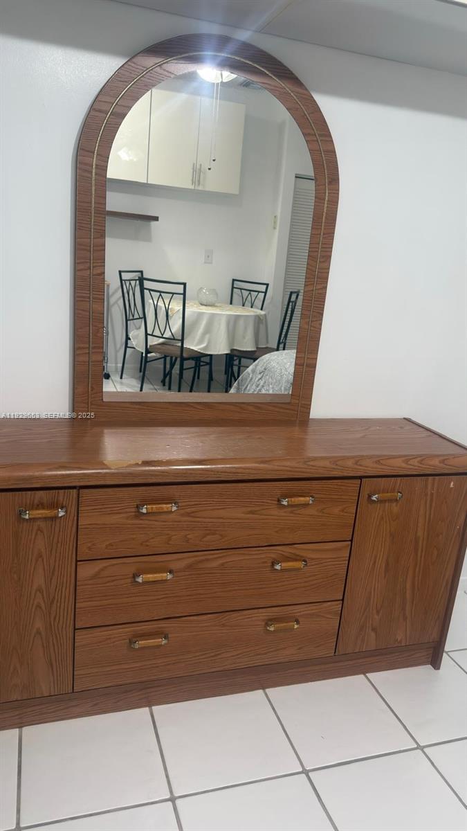 LINDGREN CENTRAL - Residential Lease