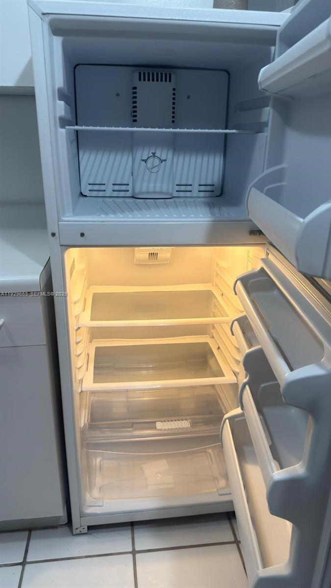 LINDGREN CENTRAL - Residential Lease