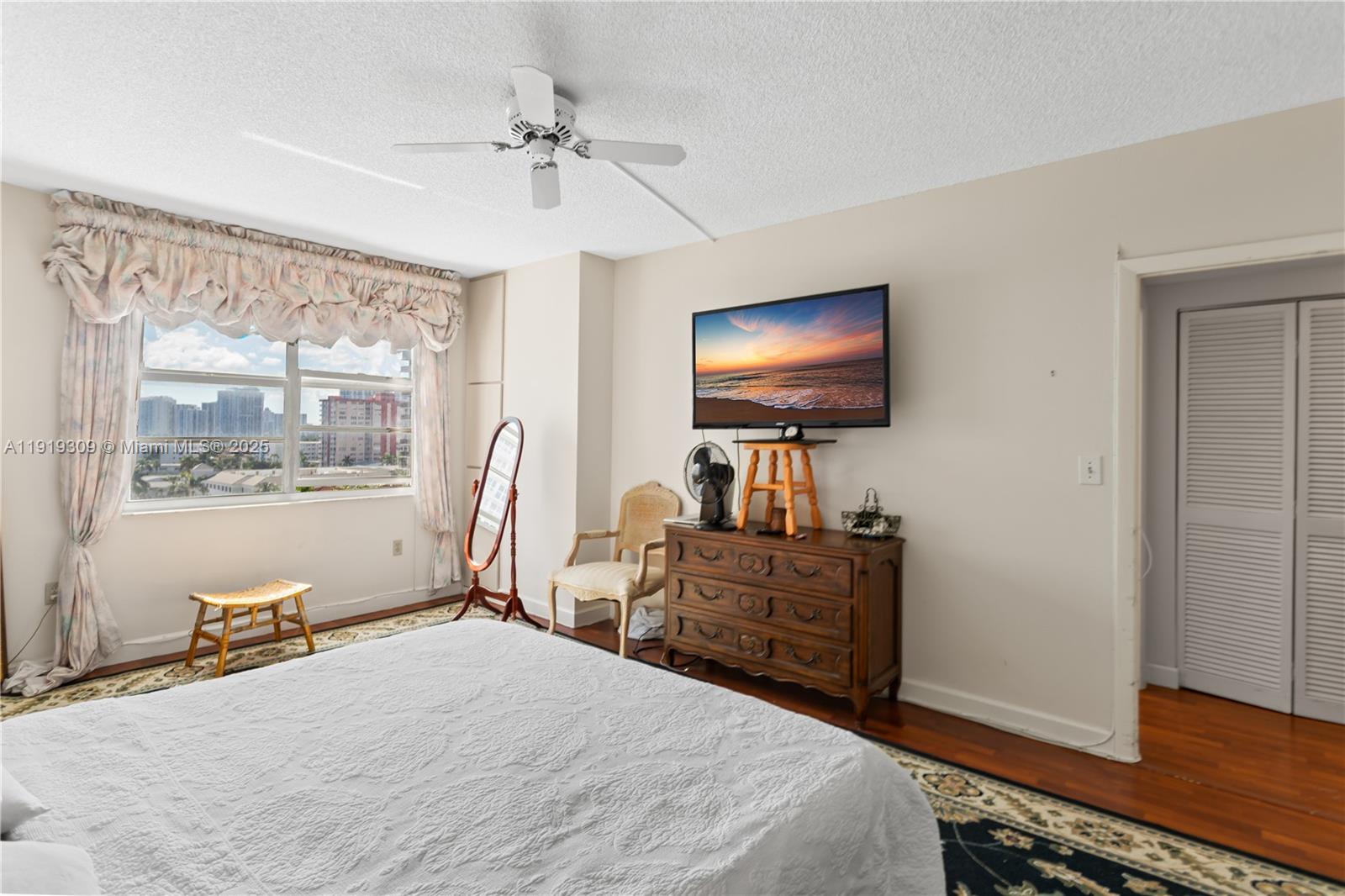 HEMISPHERES CONDO - Residential