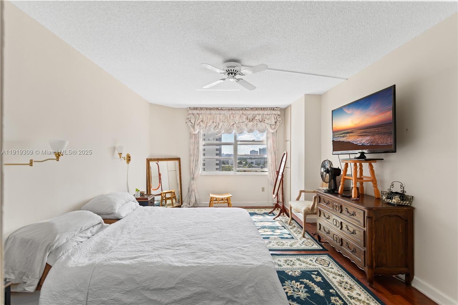 HEMISPHERES CONDO - Residential