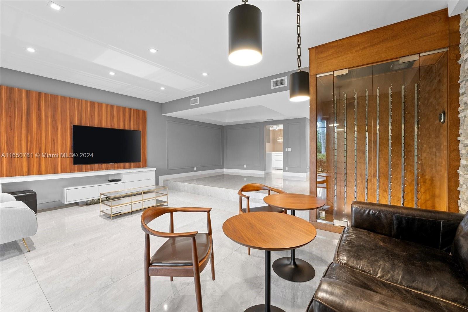 TOWNHOMES OF PORTSVIEW - Residential