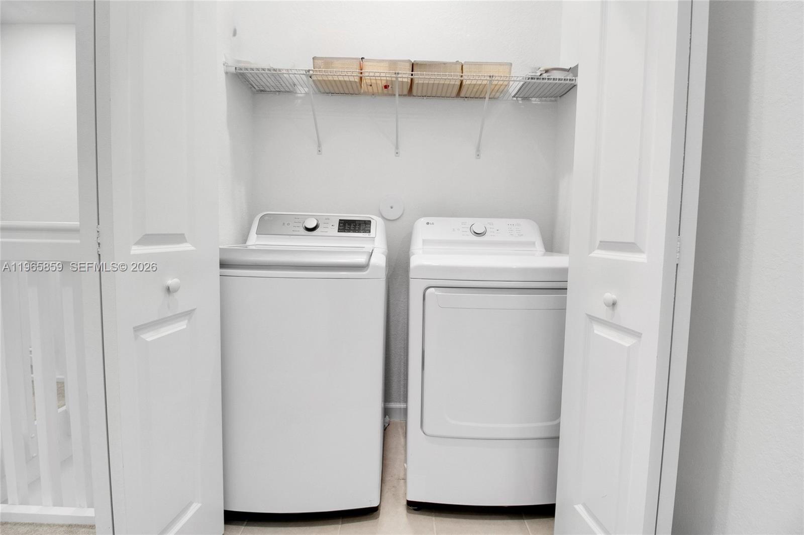 VISTA LAGO - Residential