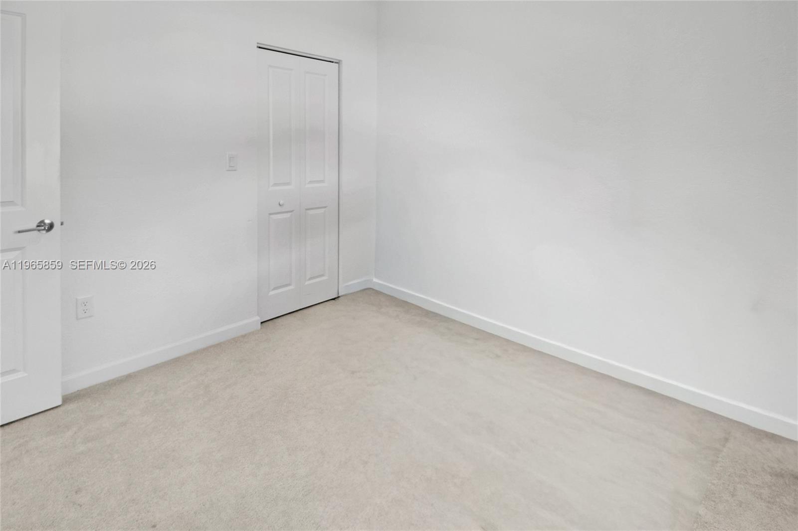 VISTA LAGO - Residential