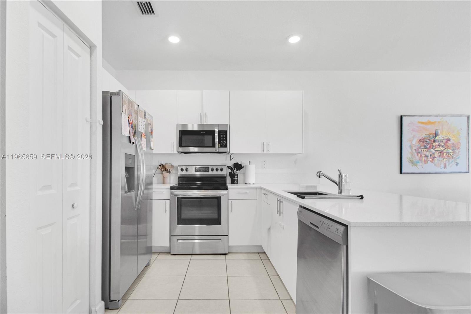 VISTA LAGO - Residential