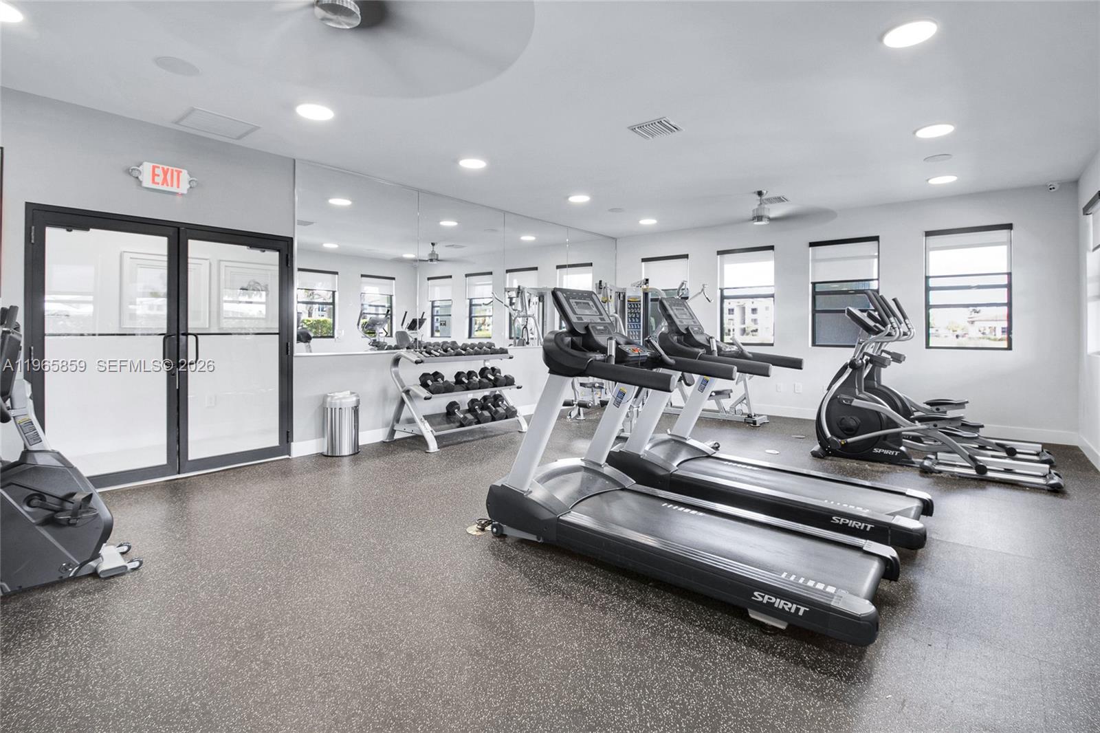 VISTA LAGO - Residential