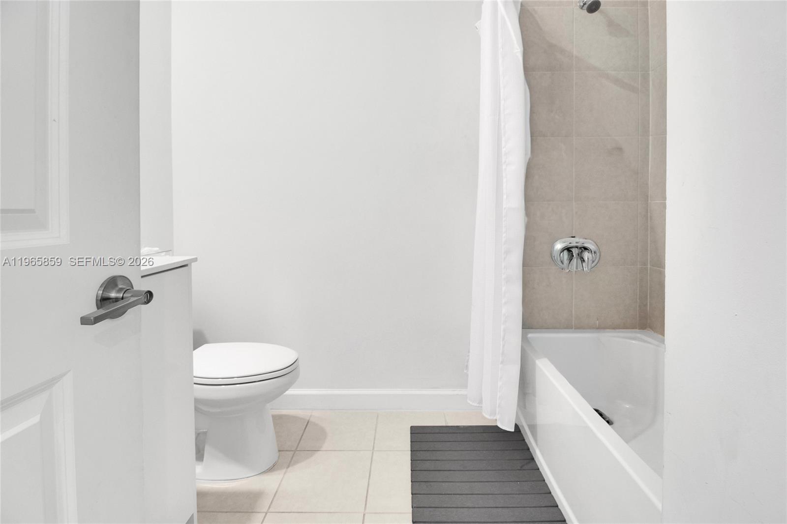 VISTA LAGO - Residential