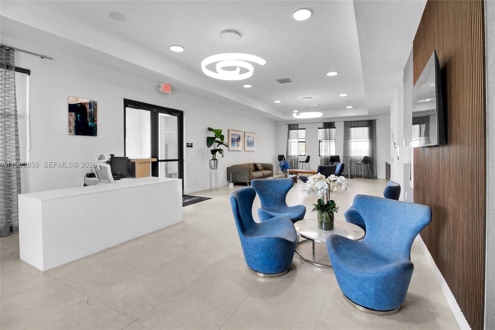 VISTA LAGO - Residential