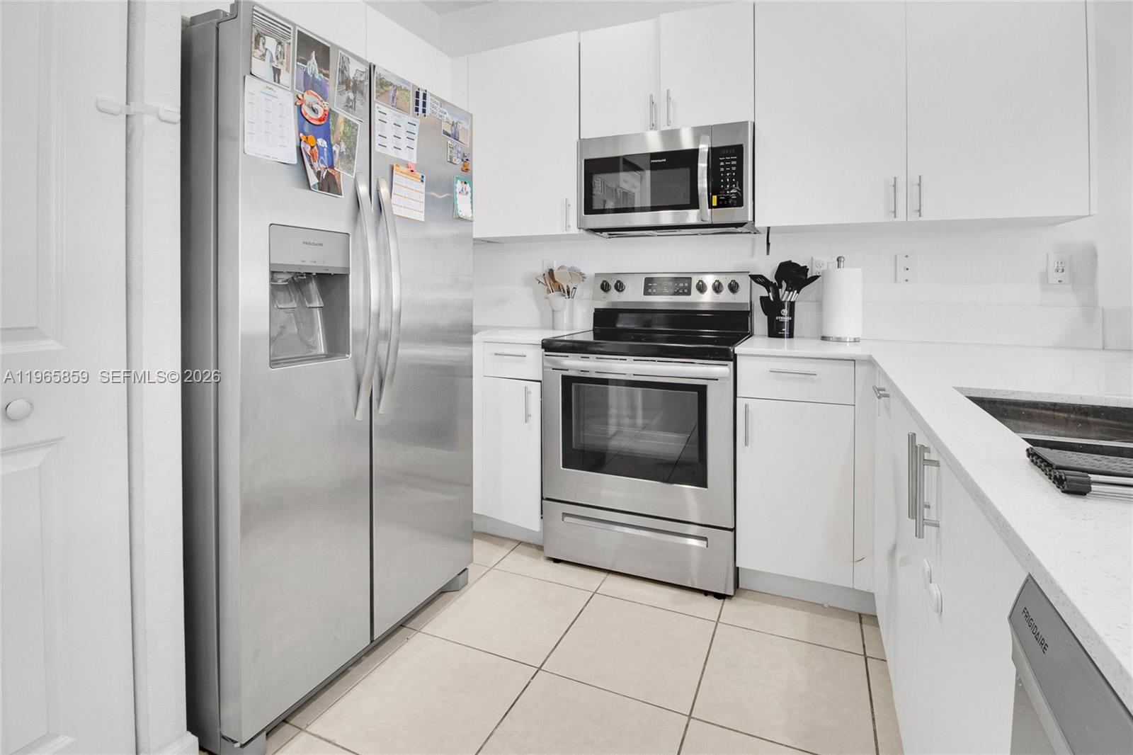 VISTA LAGO - Residential