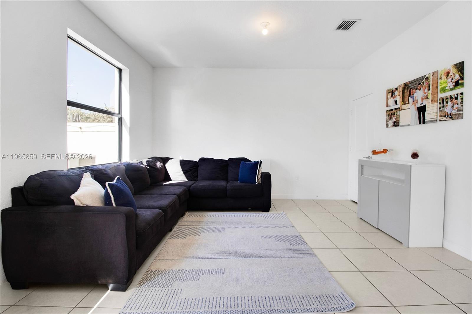 VISTA LAGO - Residential