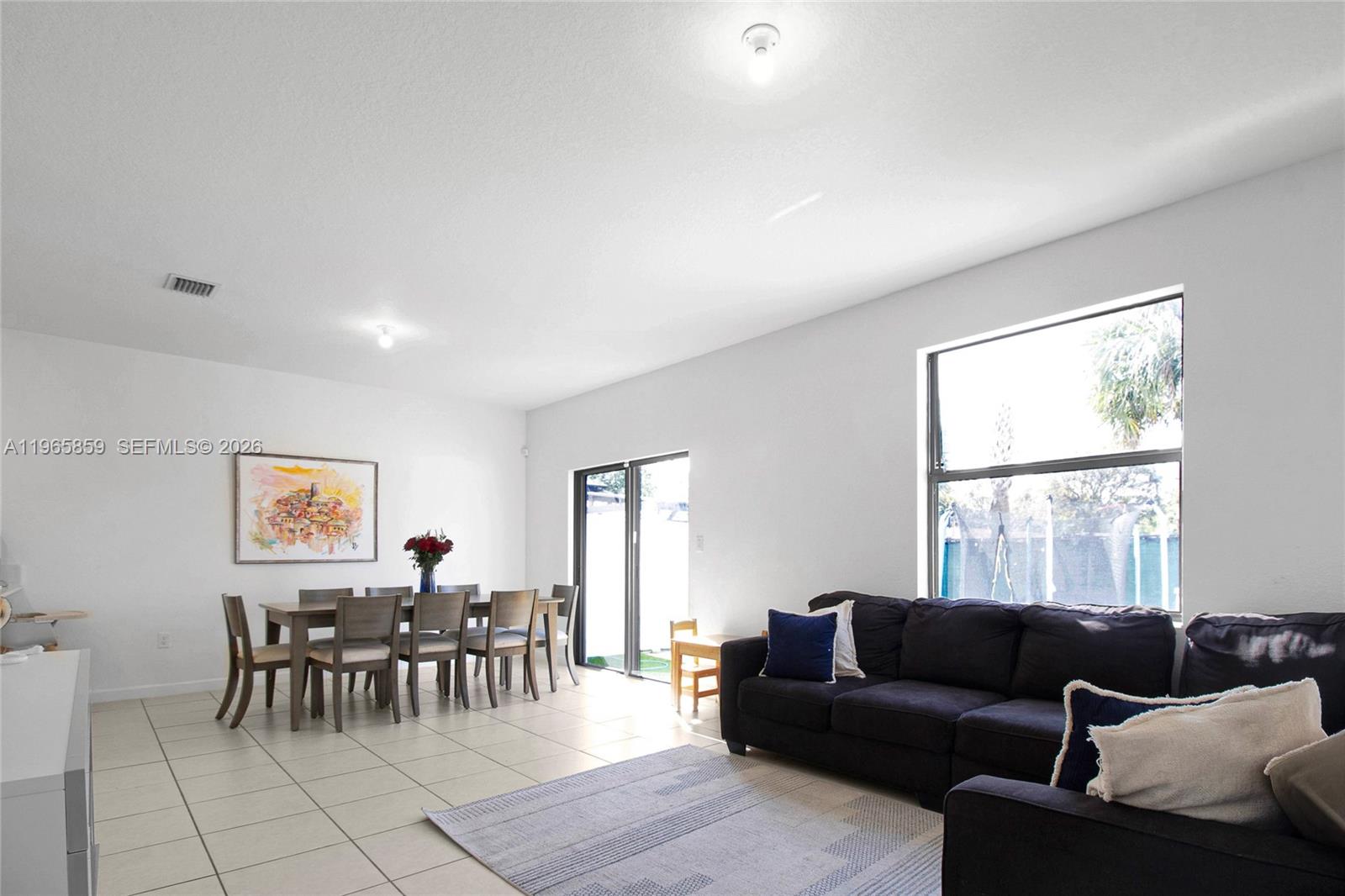 VISTA LAGO - Residential