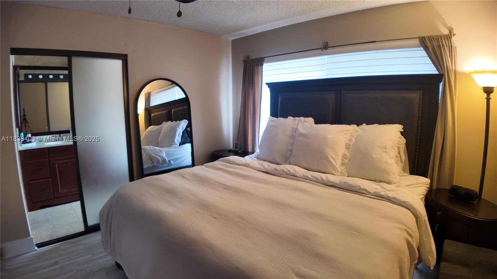 ROYAL TOWNHOMES - Residential