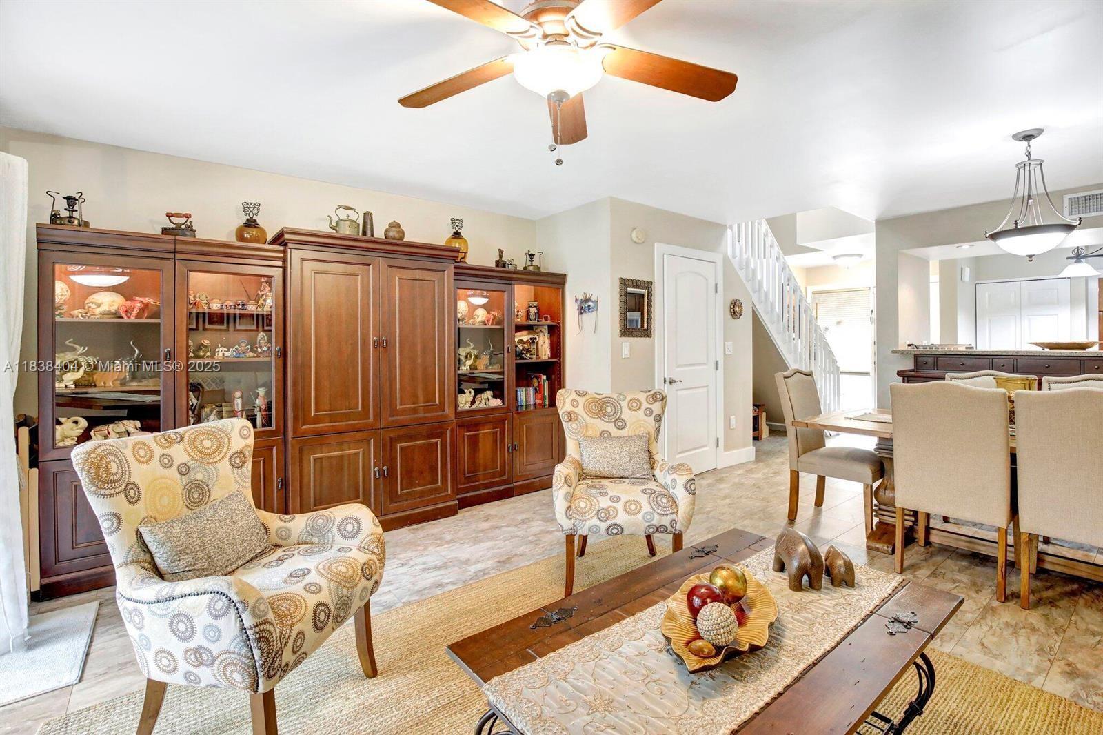 ROYAL TOWNHOMES - Residential