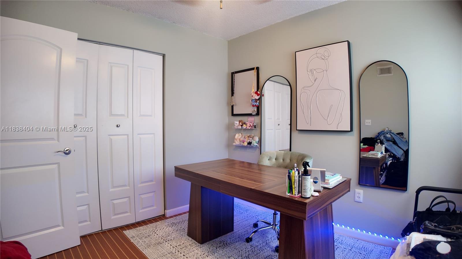 ROYAL TOWNHOMES - Residential