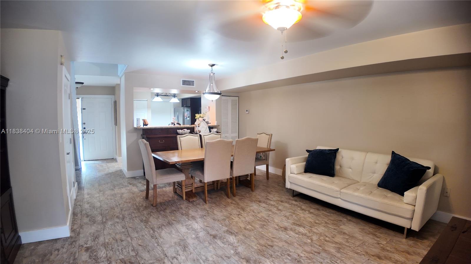 ROYAL TOWNHOMES - Residential